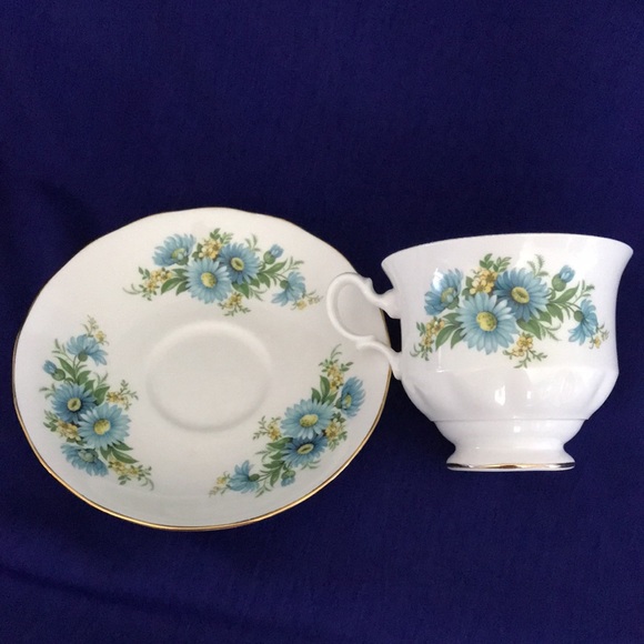 Vintage Queen Anne Blue Flowers Teacup and Saucer - Picture 3 of 6